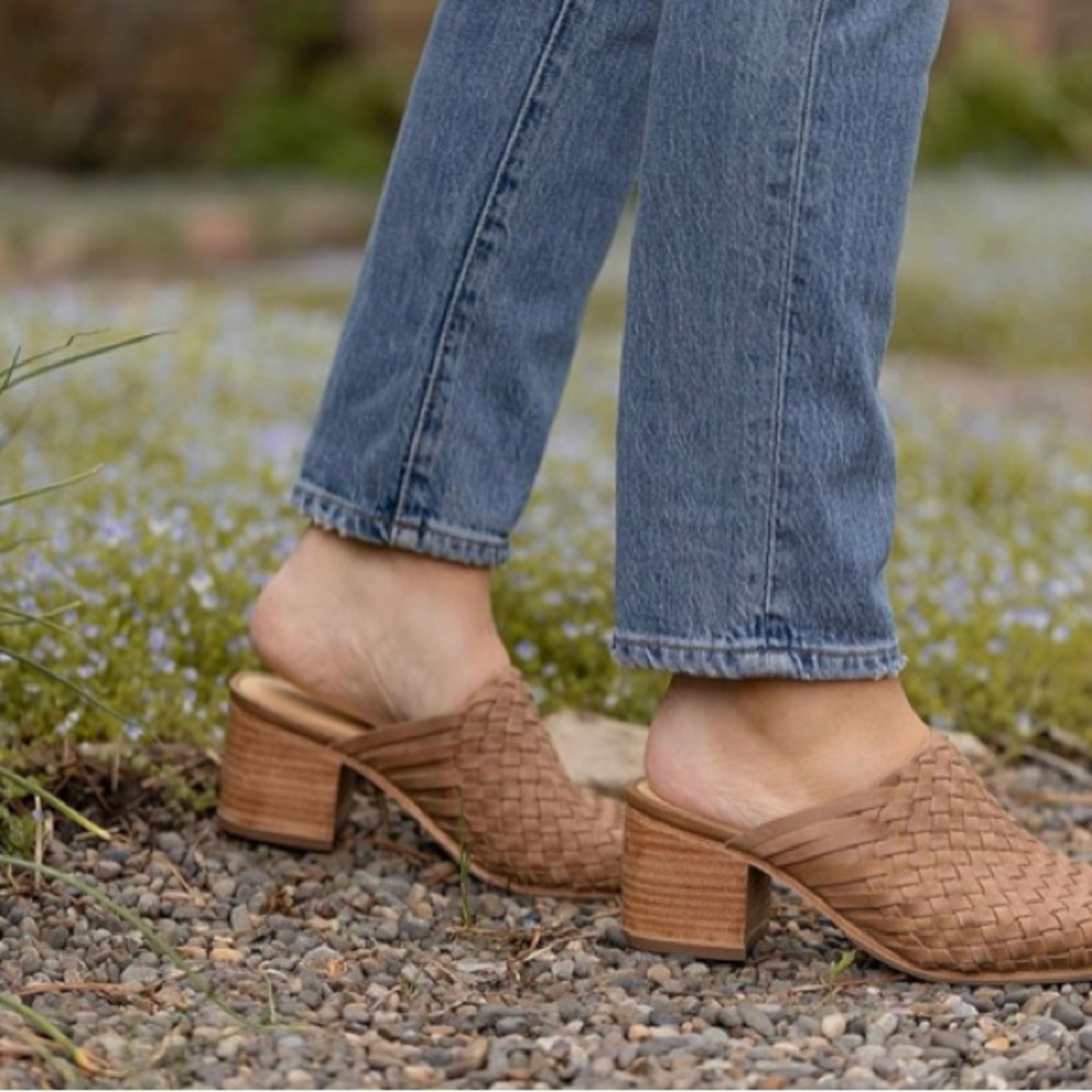 Nisolo All-Day Woven Heeled Mule In Almond - Picture 2 of 12
